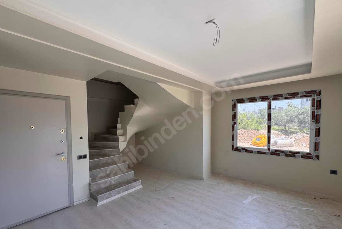 Mersin Mezitli 75. Yıl Mahallesi 3+0 175 m² Doğalgaz Kombili Satılık Daire