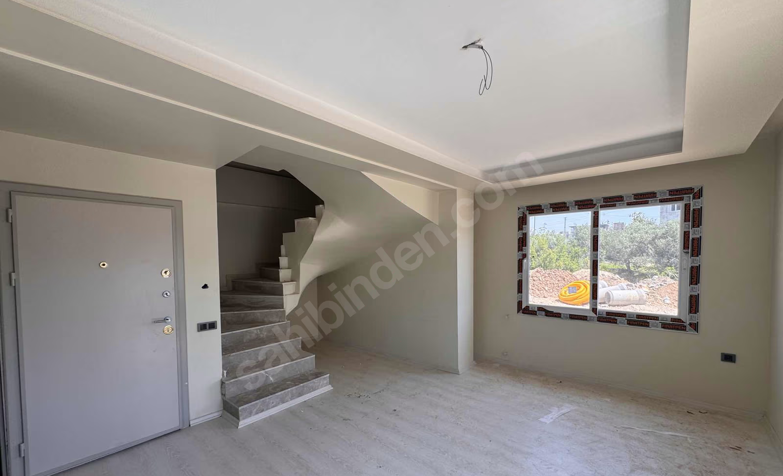 Mersin Mezitli 75. Yıl Mahallesi 3+0 175 m² Doğalgaz Kombili Satılık Daire