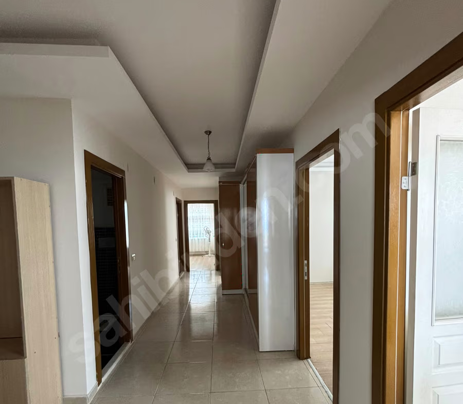 Mersin Mezitli 75. Yıl Mahallesi 3+1 140 m² Doğalgaz Kombili Kiralık Daire