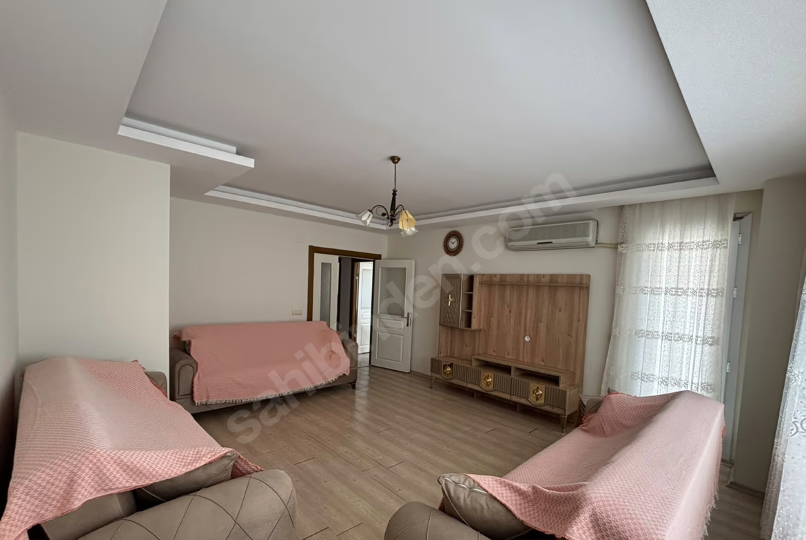 Mersin Mezitli 75. Yıl Mahallesi 3+1 140 m² Doğalgaz Kombili Kiralık Daire