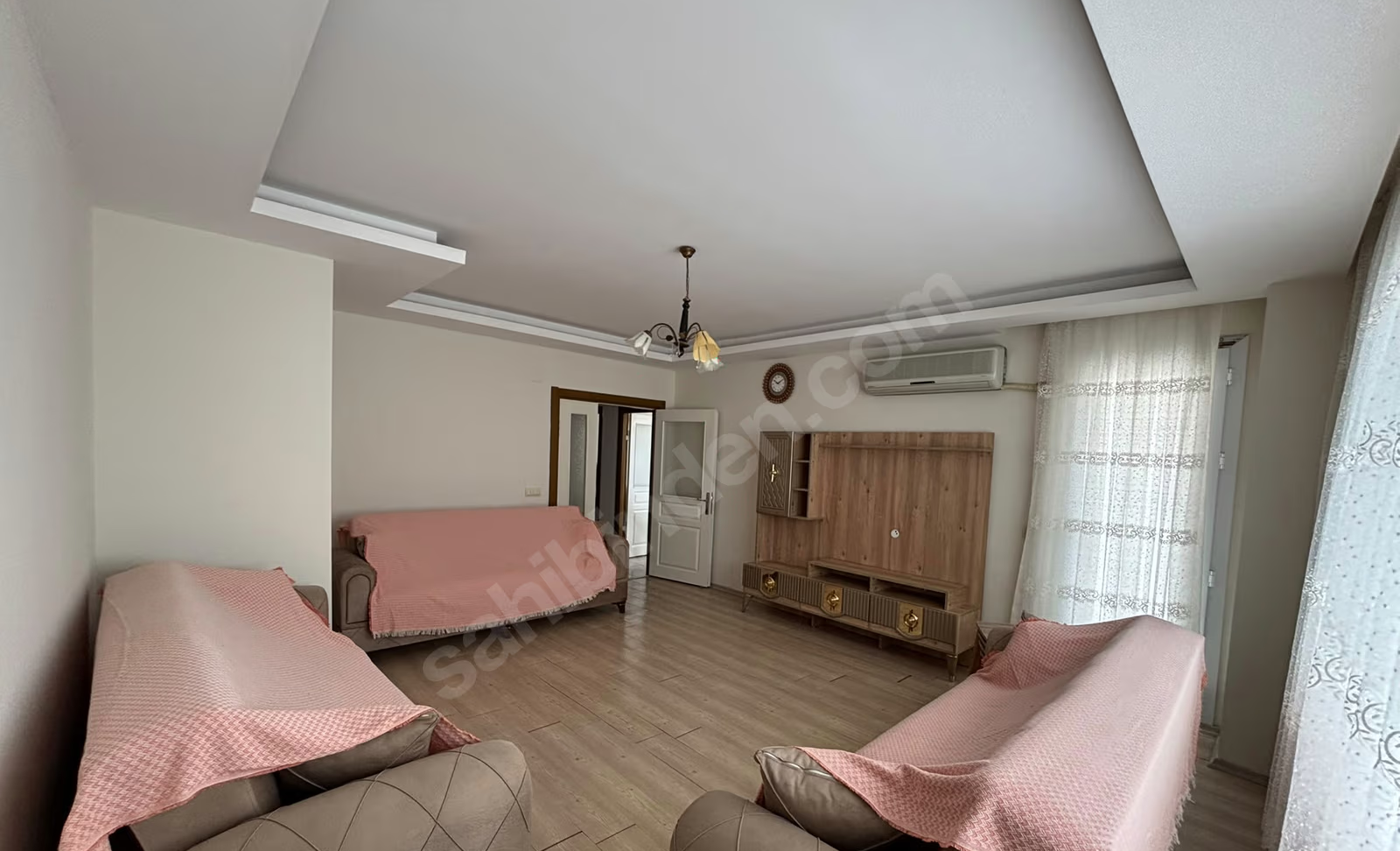 Mersin Mezitli 75. Yıl Mahallesi 3+1 140 m² Doğalgaz Kombili Kiralık Daire