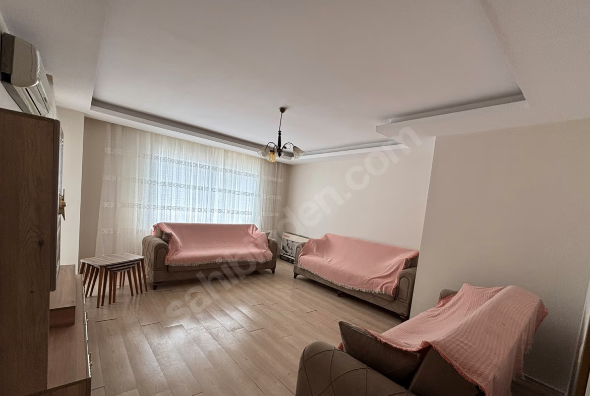 Mersin Mezitli 75. Yıl Mahallesi 3+1 140 m² Doğalgaz Kombili Kiralık Daire