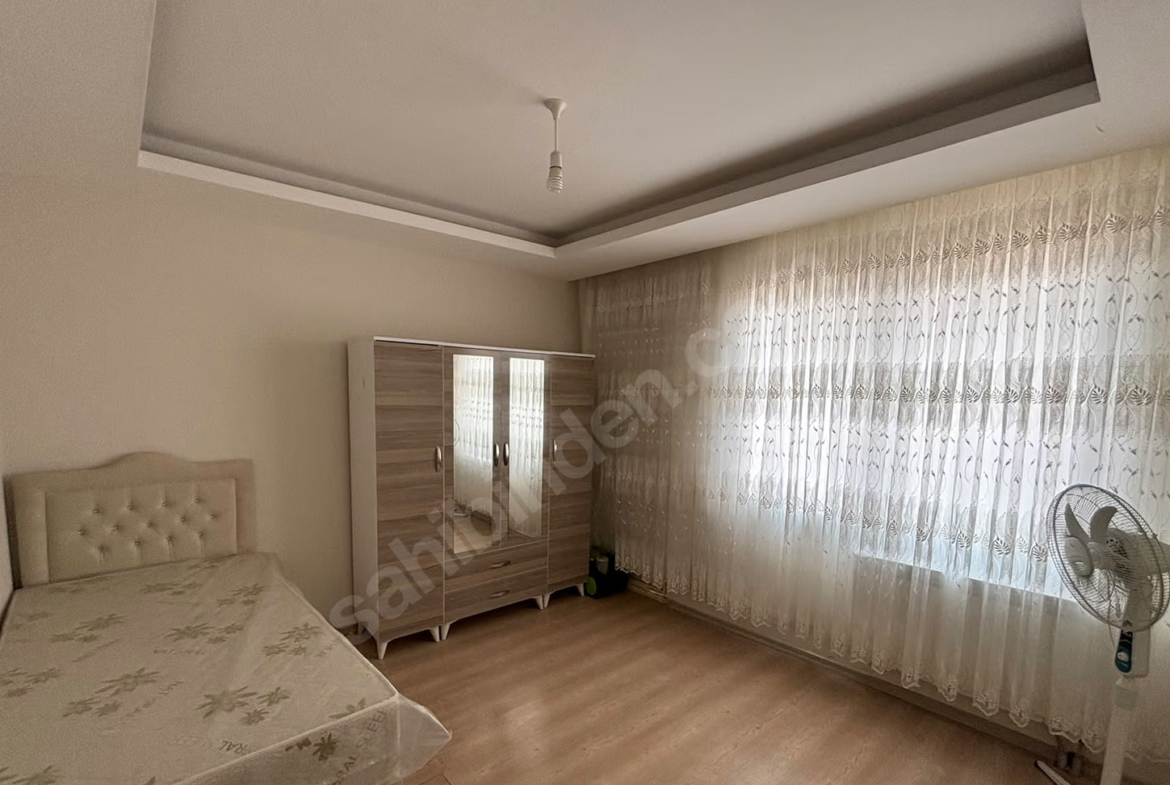 Mersin Mezitli 75. Yıl Mahallesi 3+1 140 m² Doğalgaz Kombili Kiralık Daire