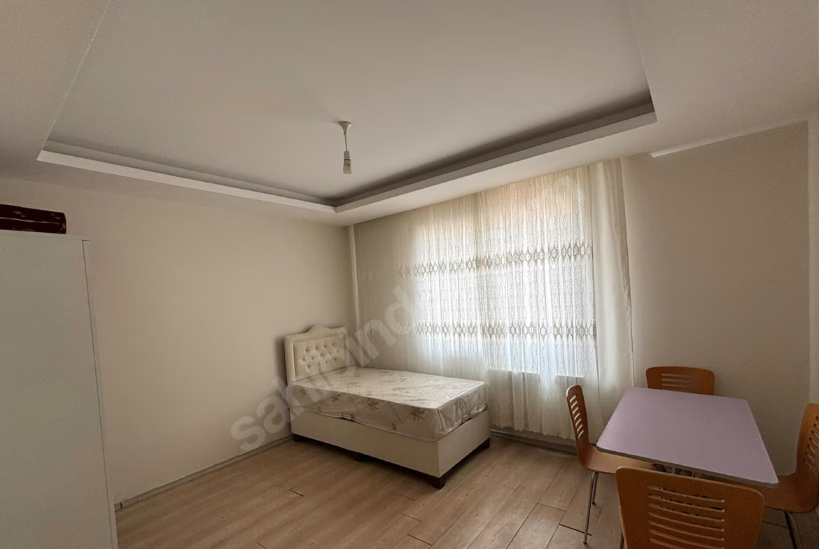 Mersin Mezitli 75. Yıl Mahallesi 3+1 140 m² Doğalgaz Kombili Kiralık Daire