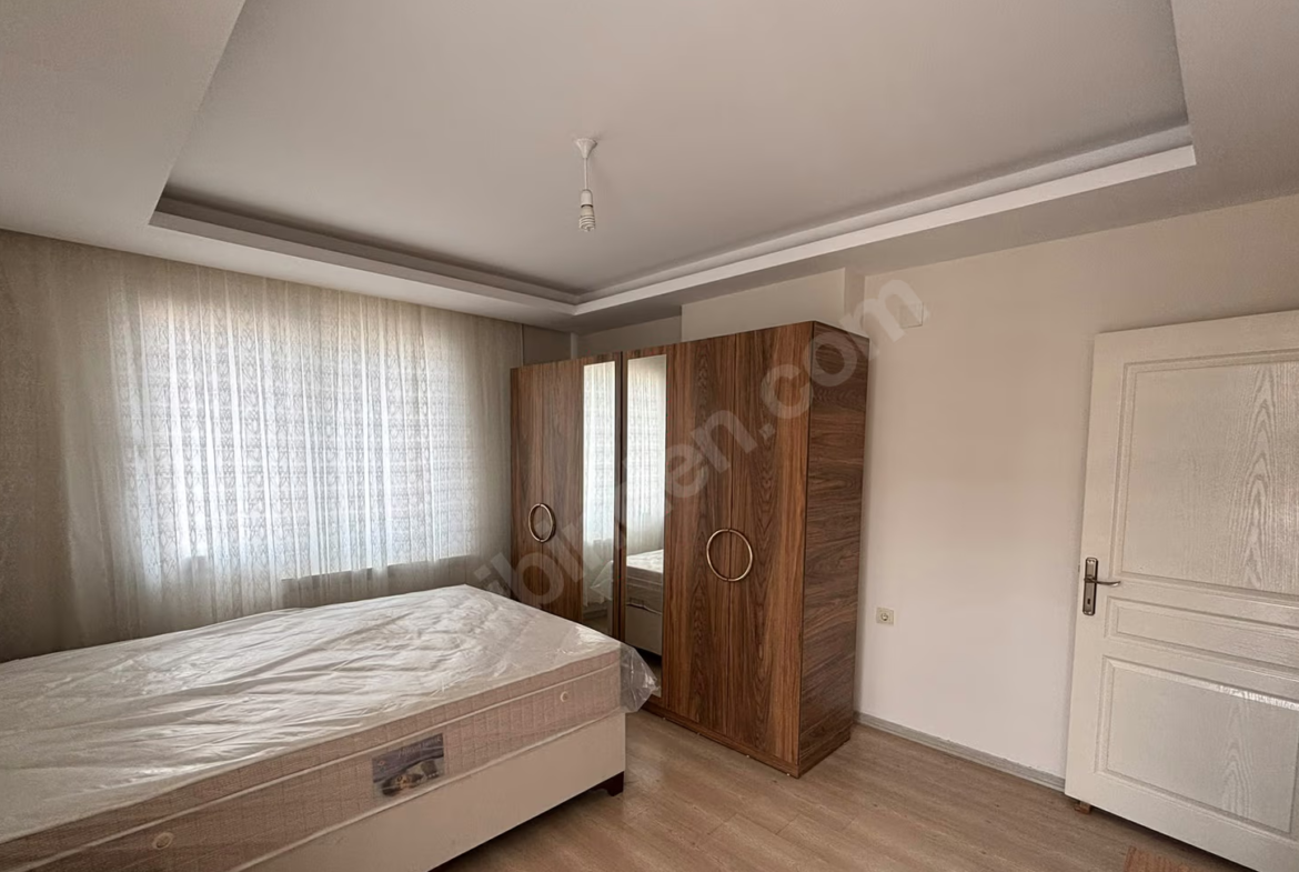 Mersin Mezitli 75. Yıl Mahallesi 3+1 140 m² Doğalgaz Kombili Kiralık Daire