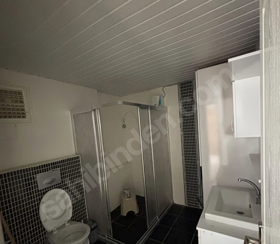 Mersin Mezitli 75. Yıl Mahallesi 3+1 140 m² Doğalgaz Kombili Kiralık Daire