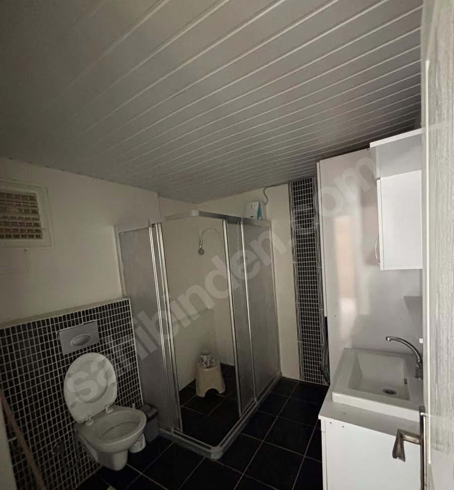 Mersin Mezitli 75. Yıl Mahallesi 3+1 140 m² Doğalgaz Kombili Kiralık Daire
