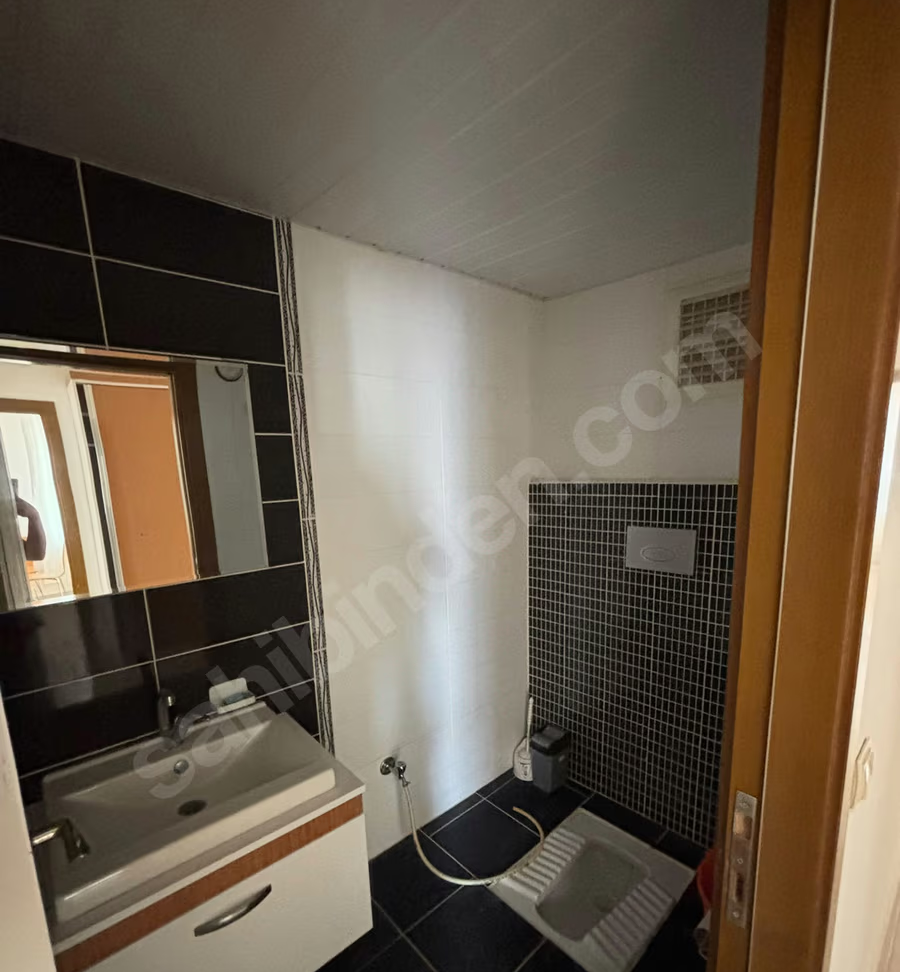 Mersin Mezitli 75. Yıl Mahallesi 3+1 140 m² Doğalgaz Kombili Kiralık Daire