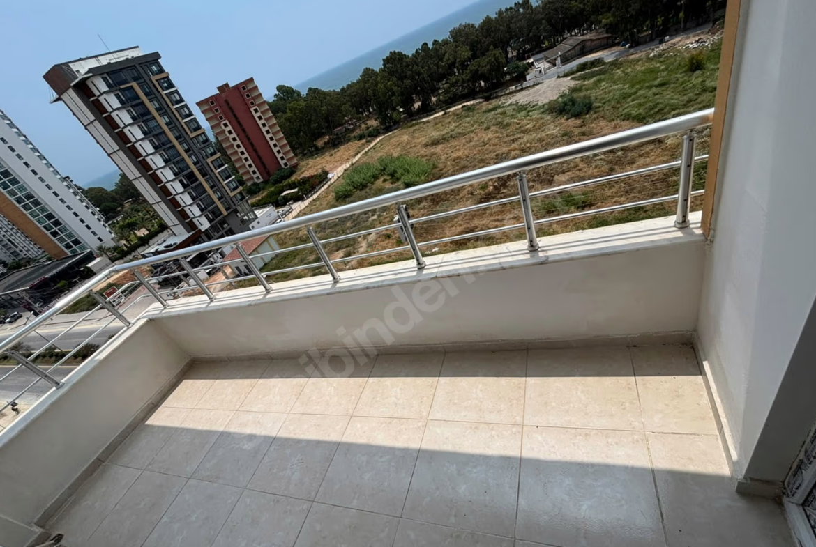 Mersin Mezitli 75. Yıl Mahallesi 3+1 140 m² Doğalgaz Kombili Kiralık Daire