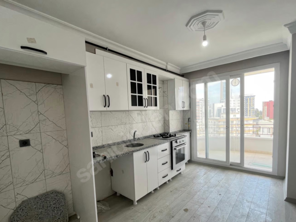 Mersin Mezitli 75. Yıl Mahallesi 3+1 150 m² Doğalgaz Kombili Satılık Daire