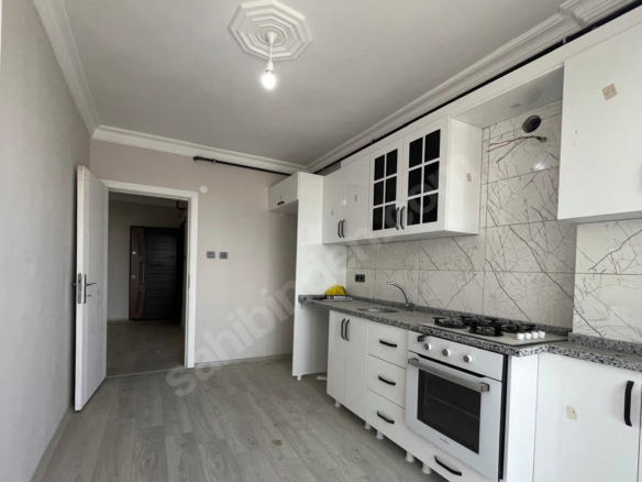 Mersin Mezitli 75. Yıl Mahallesi 3+1 150 m² Doğalgaz Kombili Satılık Daire