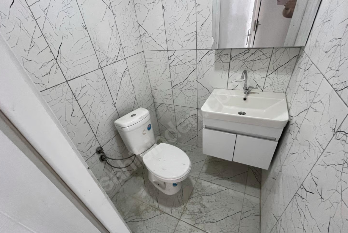 Mersin Mezitli 75. Yıl Mahallesi 3+1 150 m² Doğalgaz Kombili Satılık Daire