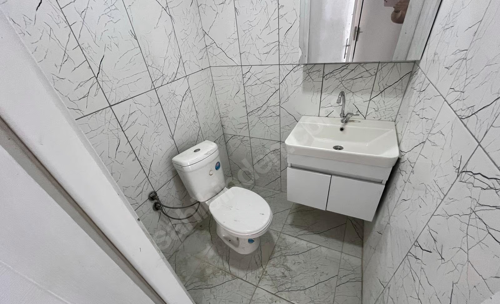 Mersin Mezitli 75. Yıl Mahallesi 3+1 150 m² Doğalgaz Kombili Satılık Daire