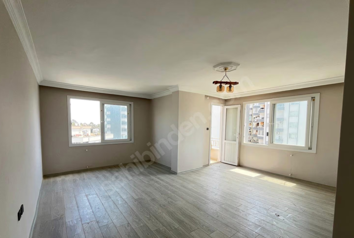 Mersin Mezitli 75. Yıl Mahallesi 3+1 150 m² Doğalgaz Kombili Satılık Daire