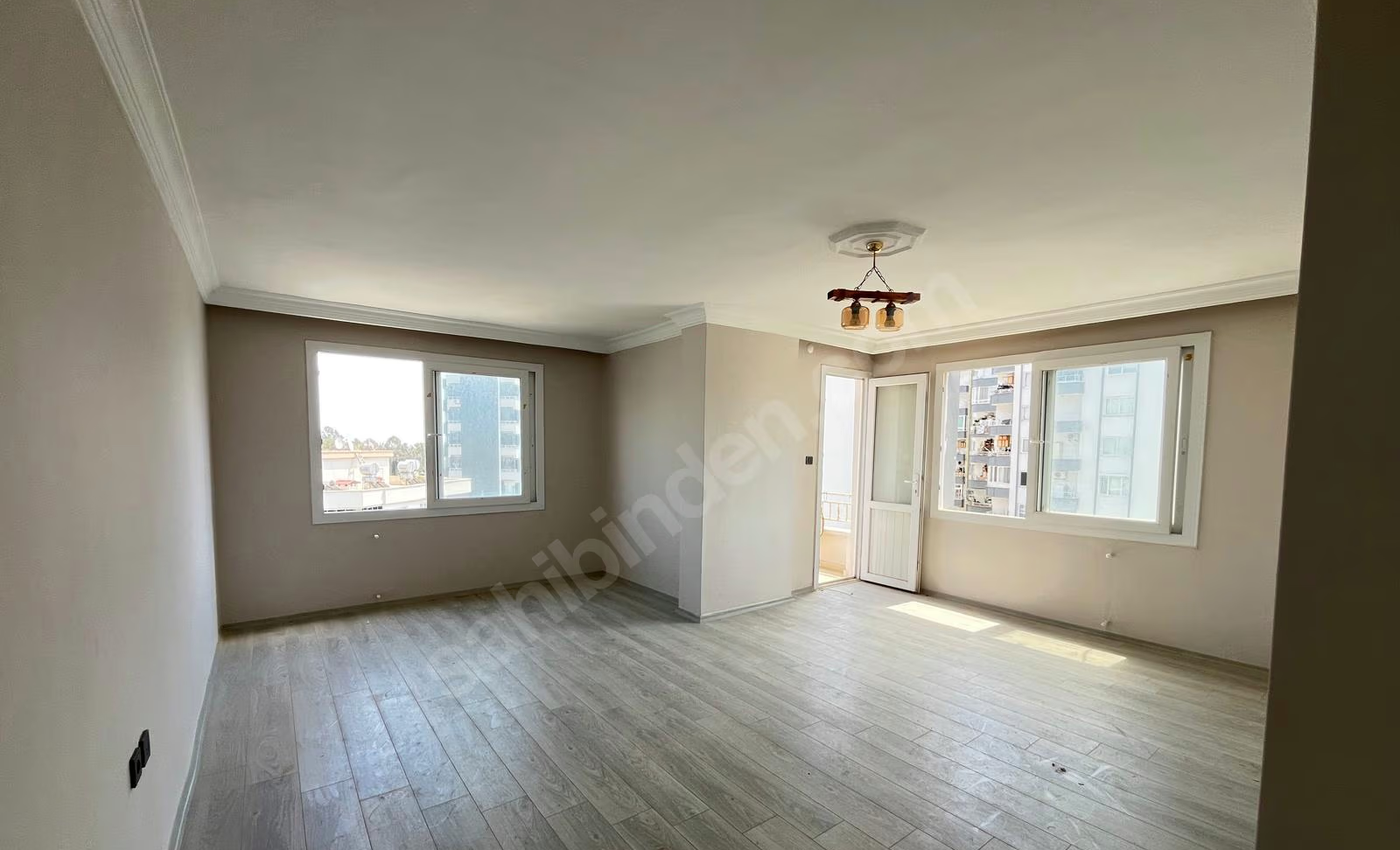 Mersin Mezitli 75. Yıl Mahallesi 3+1 150 m² Doğalgaz Kombili Satılık Daire