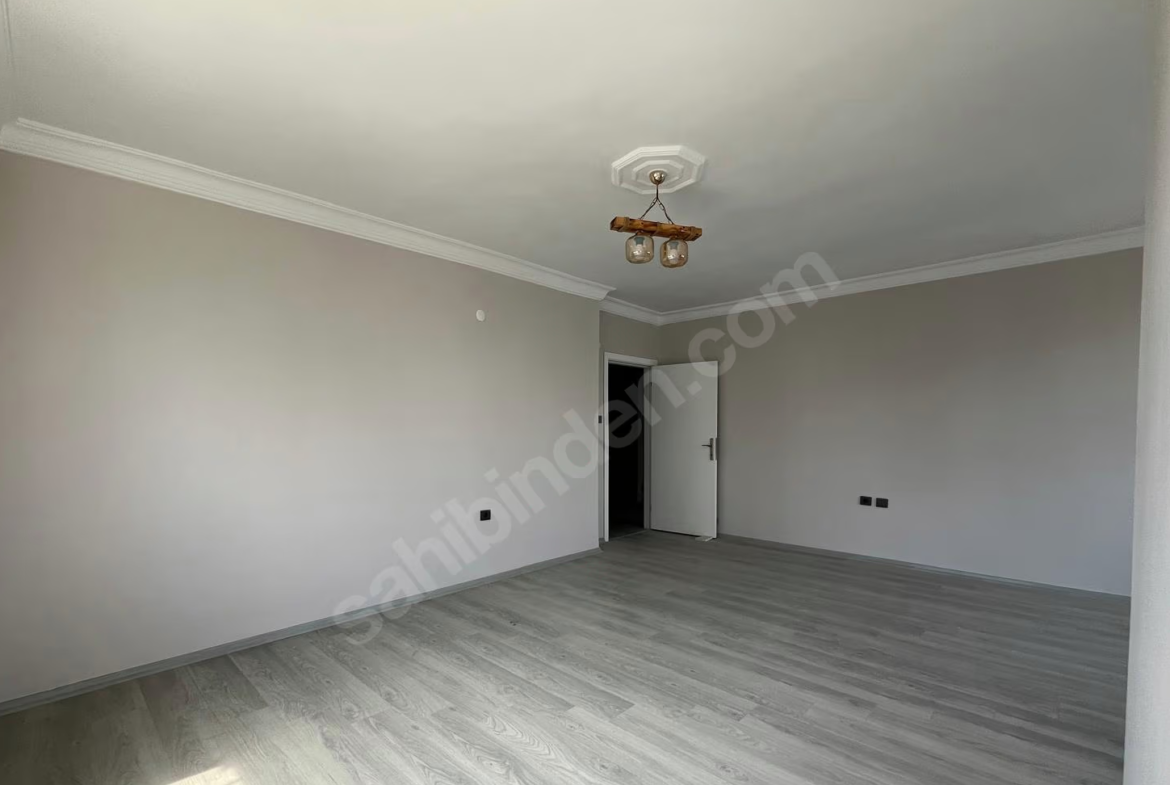Mersin Mezitli 75. Yıl Mahallesi 3+1 150 m² Doğalgaz Kombili Satılık Daire