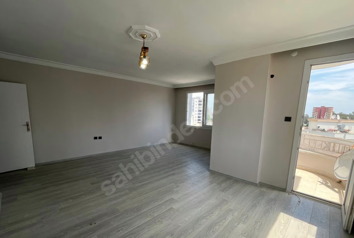 Mersin Mezitli 75. Yıl Mahallesi 3+1 150 m² Doğalgaz Kombili Satılık Daire