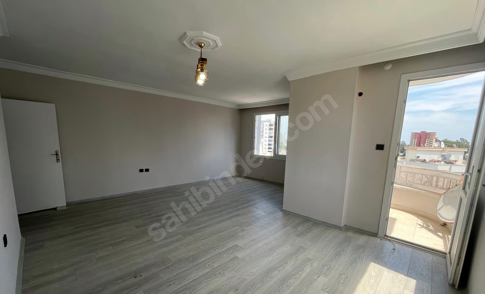 Mersin Mezitli 75. Yıl Mahallesi 3+1 150 m² Doğalgaz Kombili Satılık Daire