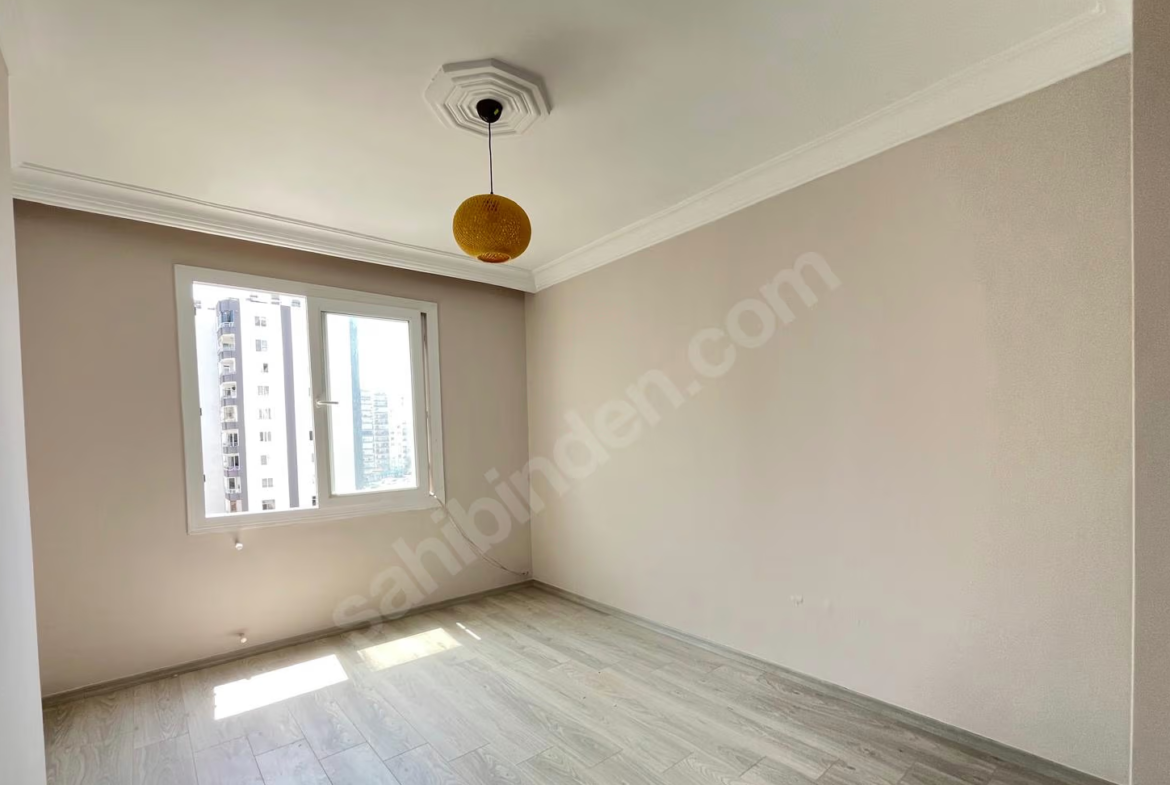 Mersin Mezitli 75. Yıl Mahallesi 3+1 150 m² Doğalgaz Kombili Satılık Daire