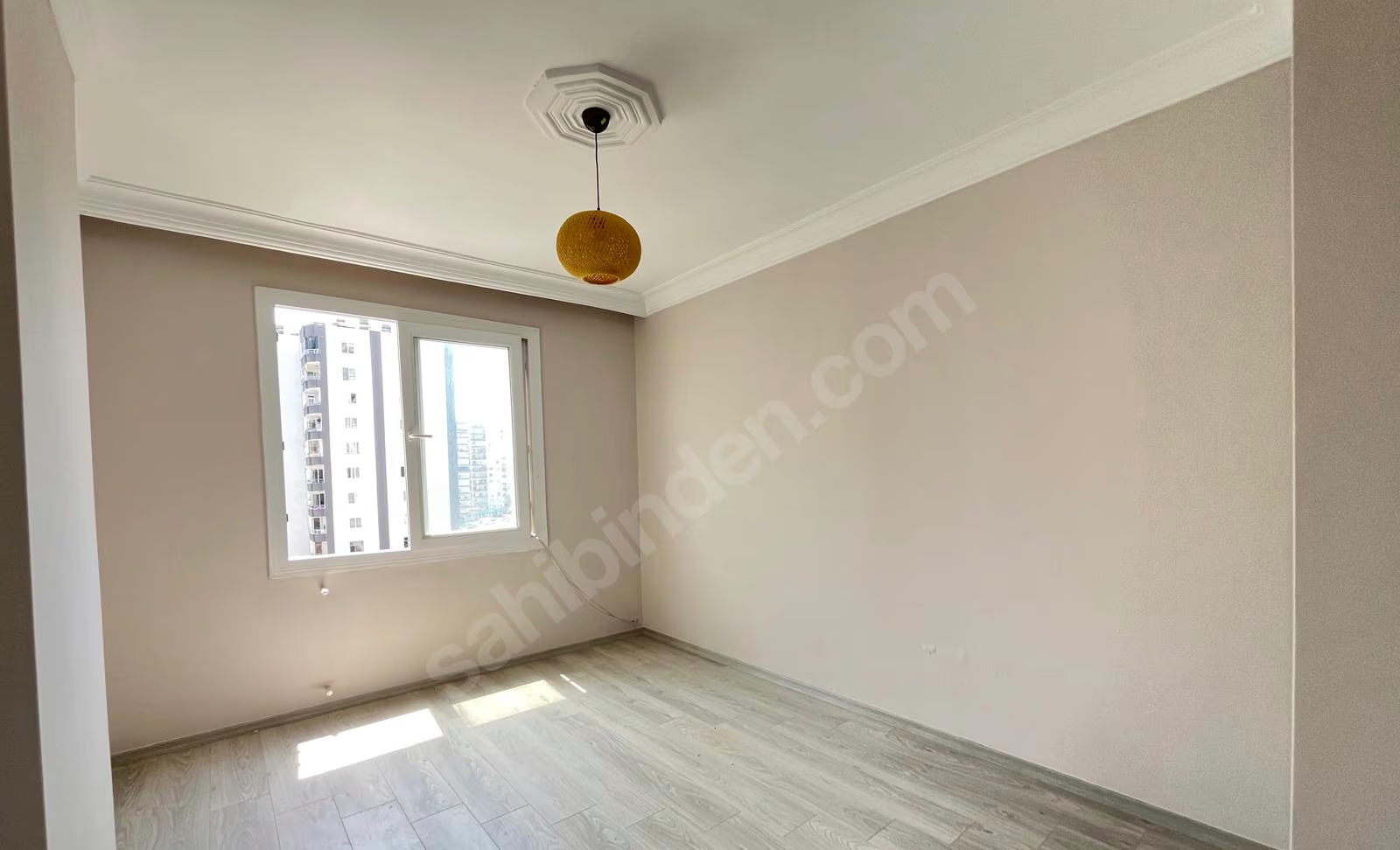 Mersin Mezitli 75. Yıl Mahallesi 3+1 150 m² Doğalgaz Kombili Satılık Daire