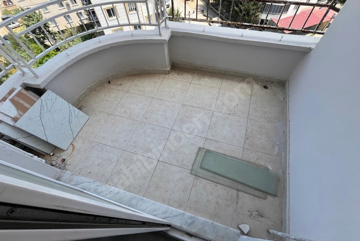 Mersin Mezitli 75. Yıl Mahallesi 3+1 150 m² Doğalgaz Kombili Satılık Daire