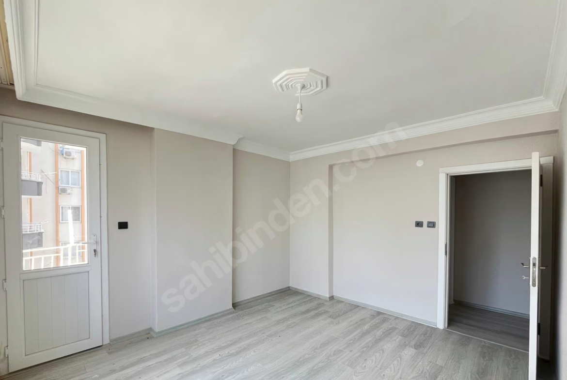 Mersin Mezitli 75. Yıl Mahallesi 3+1 150 m² Doğalgaz Kombili Satılık Daire