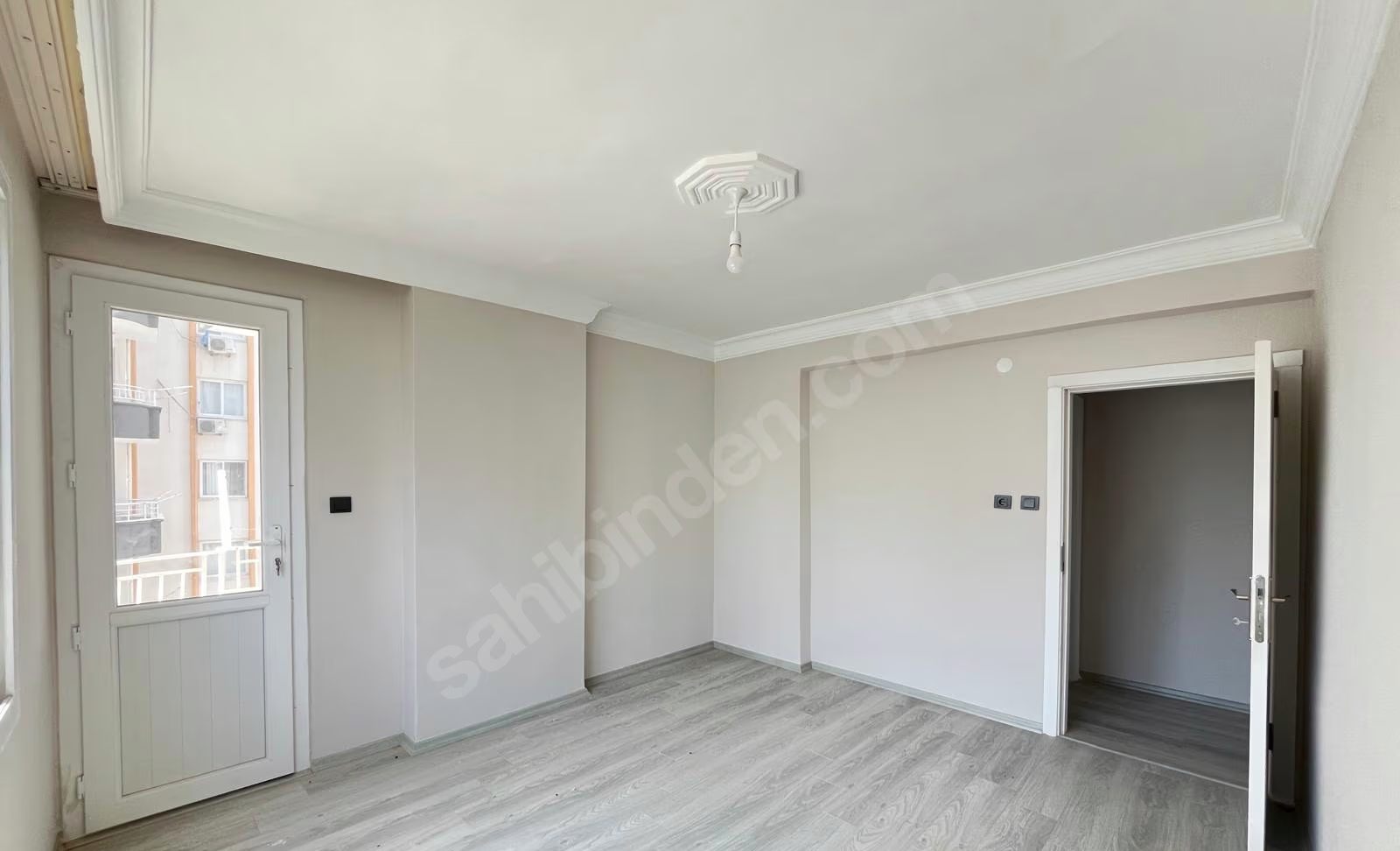 Mersin Mezitli 75. Yıl Mahallesi 3+1 150 m² Doğalgaz Kombili Satılık Daire