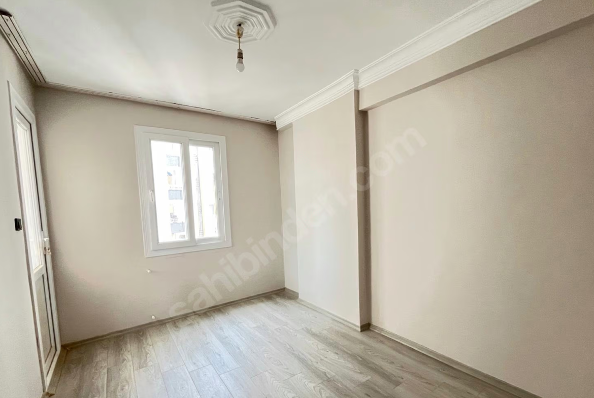 Mersin Mezitli 75. Yıl Mahallesi 3+1 150 m² Doğalgaz Kombili Satılık Daire