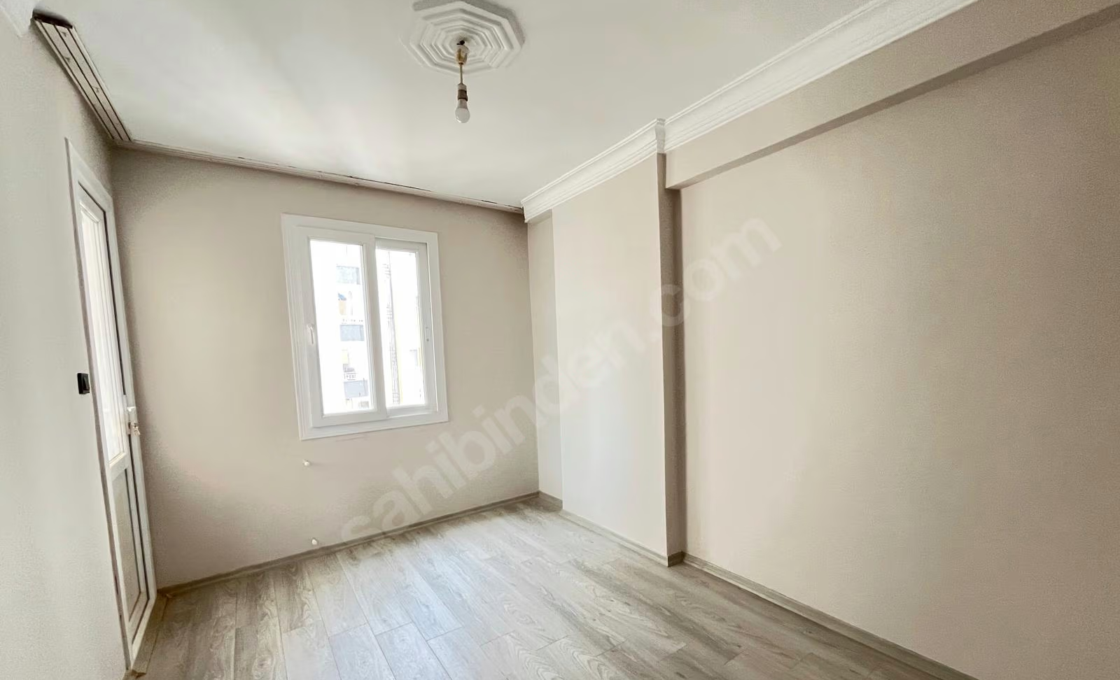 Mersin Mezitli 75. Yıl Mahallesi 3+1 150 m² Doğalgaz Kombili Satılık Daire