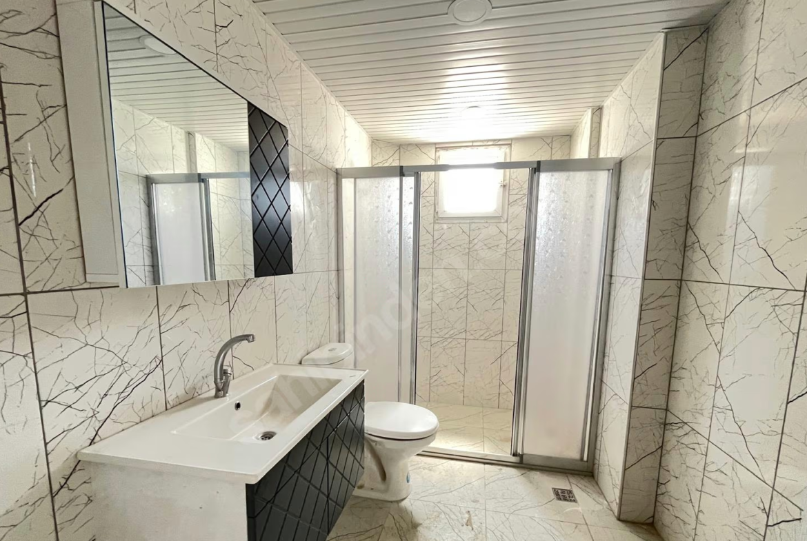 Mersin Mezitli 75. Yıl Mahallesi 3+1 150 m² Doğalgaz Kombili Satılık Daire