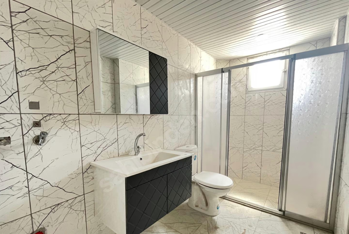 Mersin Mezitli 75. Yıl Mahallesi 3+1 150 m² Doğalgaz Kombili Satılık Daire