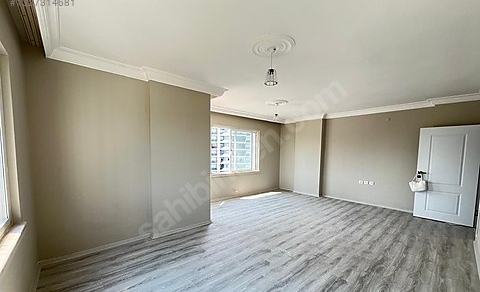 Mersin Mezitli 75. Yıl Mahallesi 3+1 160 m² Doğalgaz Kombili Satılık Daire