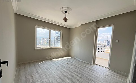 Mersin Mezitli 75. Yıl Mahallesi 3+1 160 m² Doğalgaz Kombili Satılık Daire