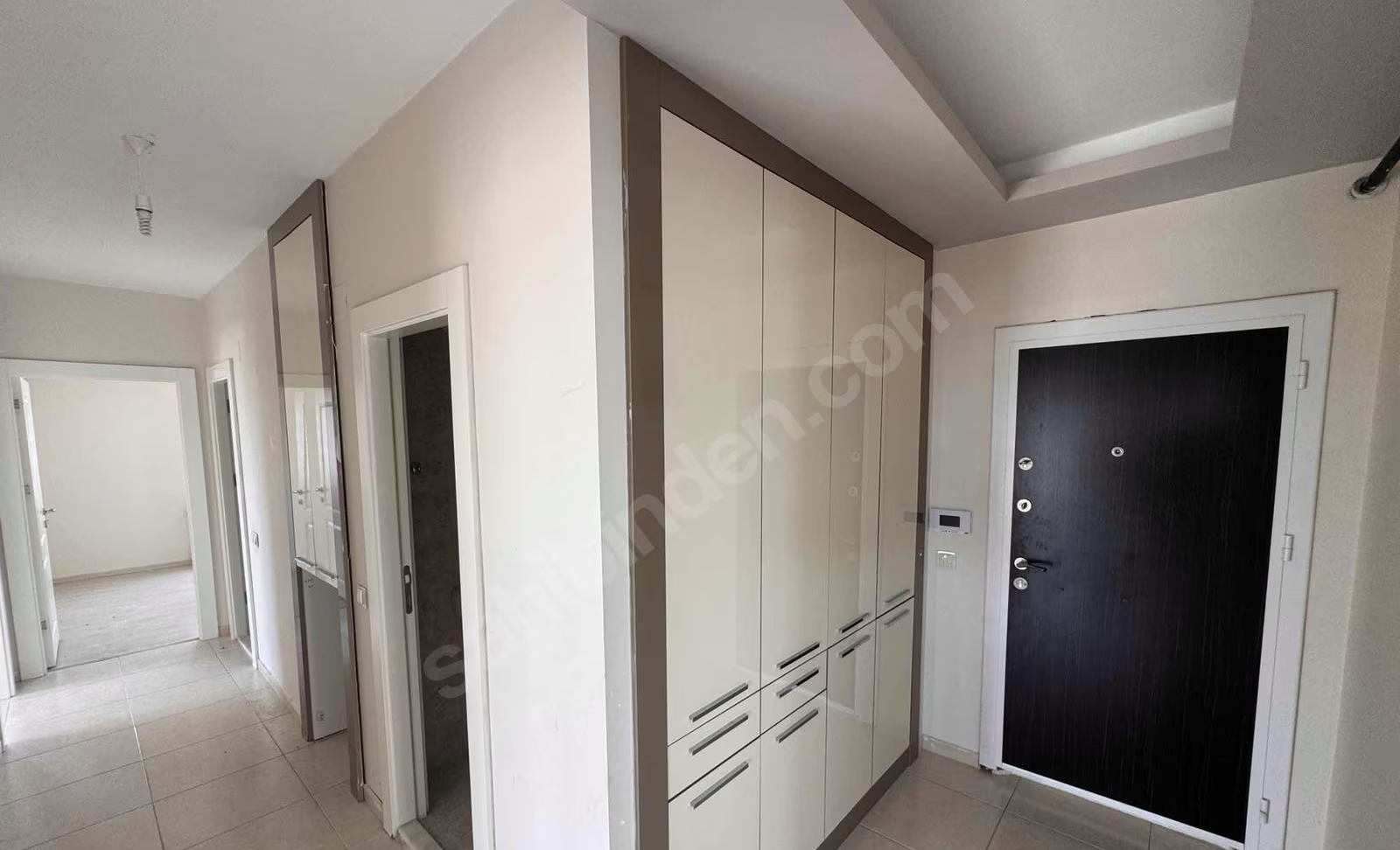 Mersin Mezitli 75. Yıl Mahallesi 3+1 170 m² Doğalgaz Kombili Satılık Daire