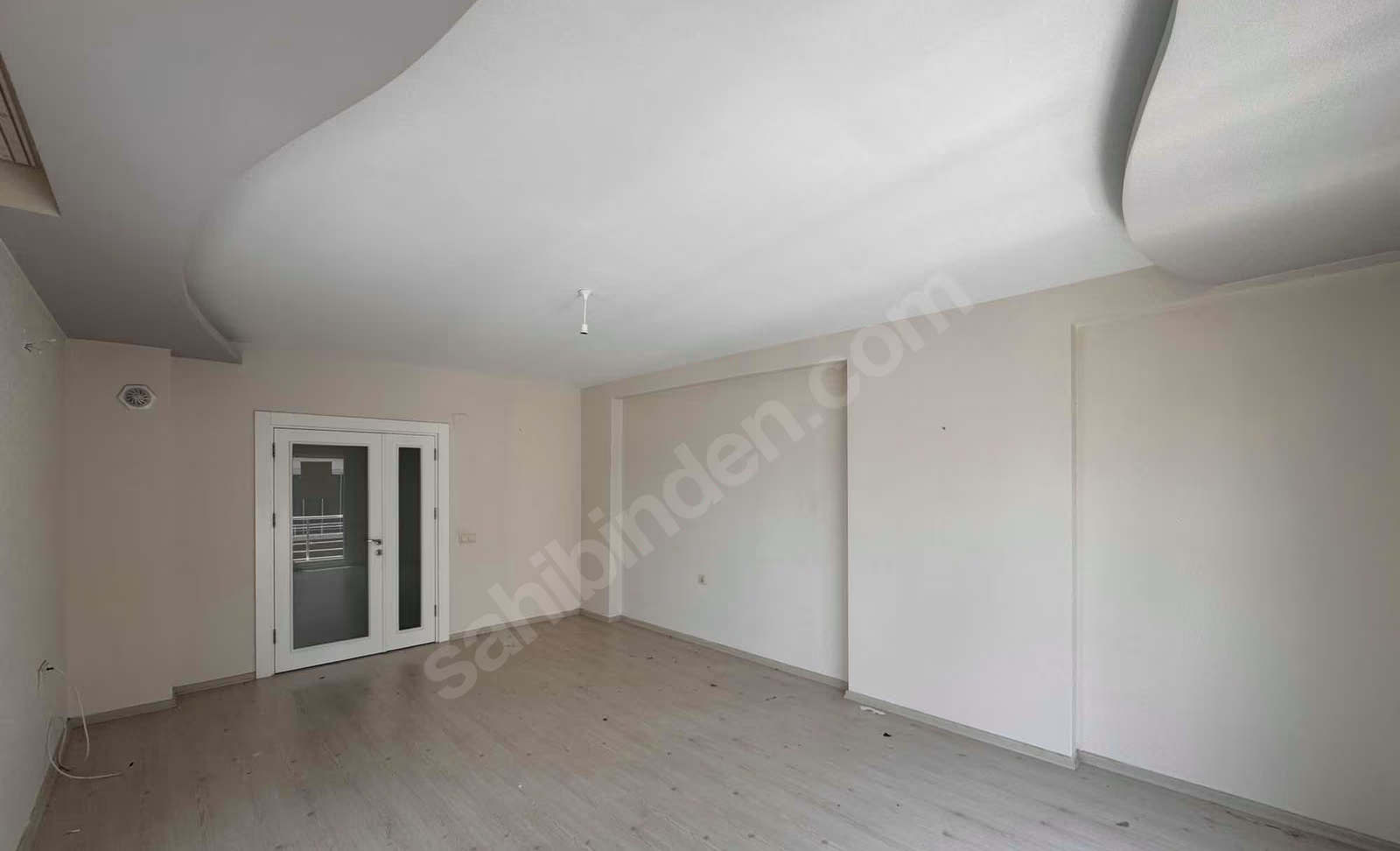 Mersin Mezitli 75. Yıl Mahallesi 3+1 170 m² Doğalgaz Kombili Satılık Daire