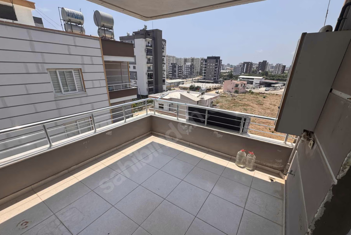 Mersin Mezitli 75. Yıl Mahallesi 3+1 170 m² Doğalgaz Kombili Satılık Daire