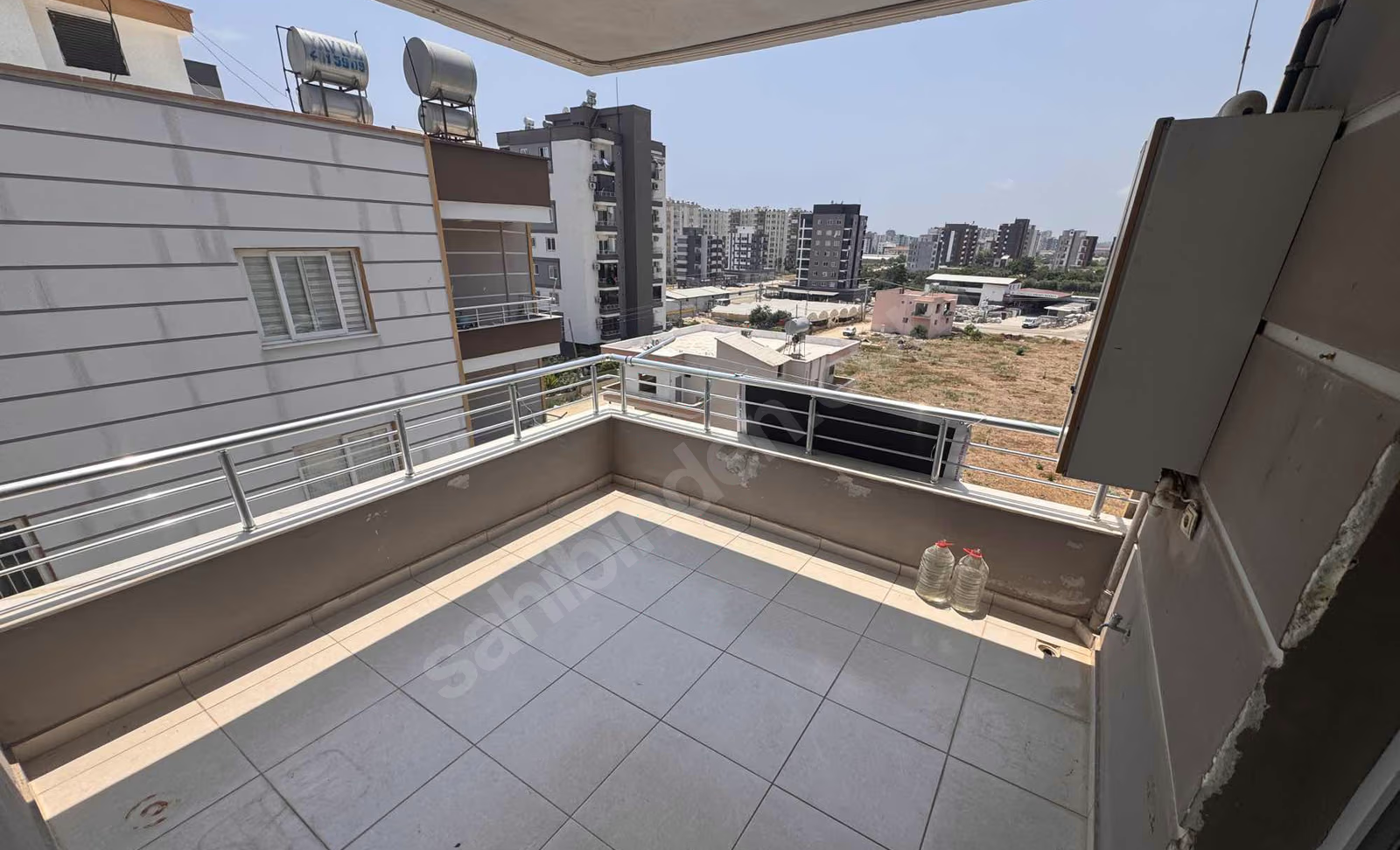 Mersin Mezitli 75. Yıl Mahallesi 3+1 170 m² Doğalgaz Kombili Satılık Daire