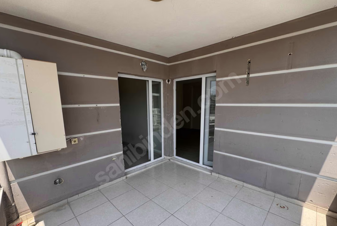 Mersin Mezitli 75. Yıl Mahallesi 3+1 170 m² Doğalgaz Kombili Satılık Daire