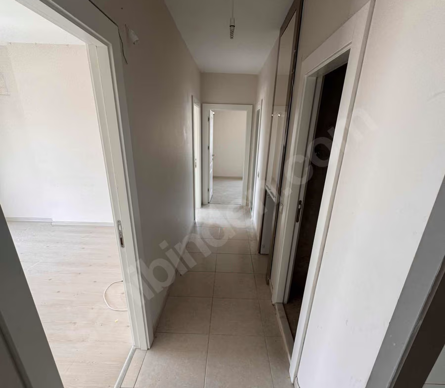 Mersin Mezitli 75. Yıl Mahallesi 3+1 170 m² Doğalgaz Kombili Satılık Daire