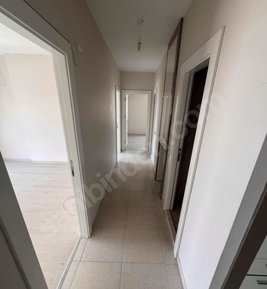 Mersin Mezitli 75. Yıl Mahallesi 3+1 170 m² Doğalgaz Kombili Satılık Daire