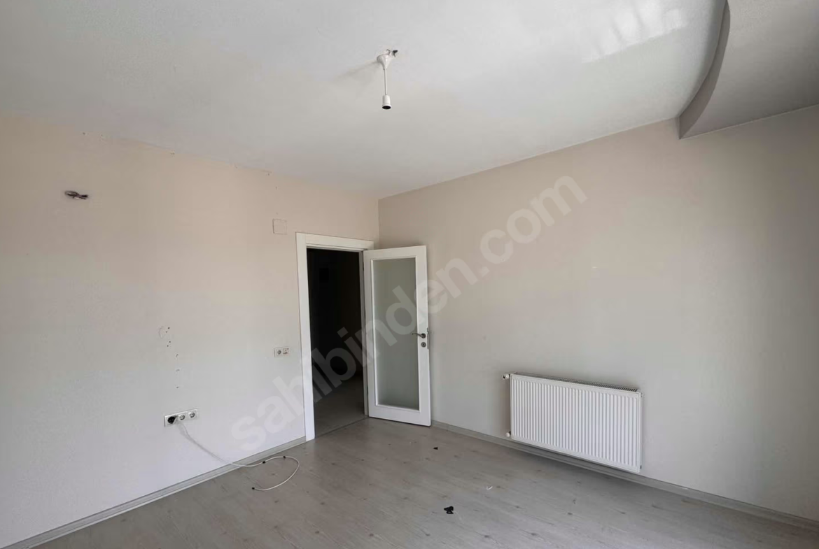 Mersin Mezitli 75. Yıl Mahallesi 3+1 170 m² Doğalgaz Kombili Satılık Daire