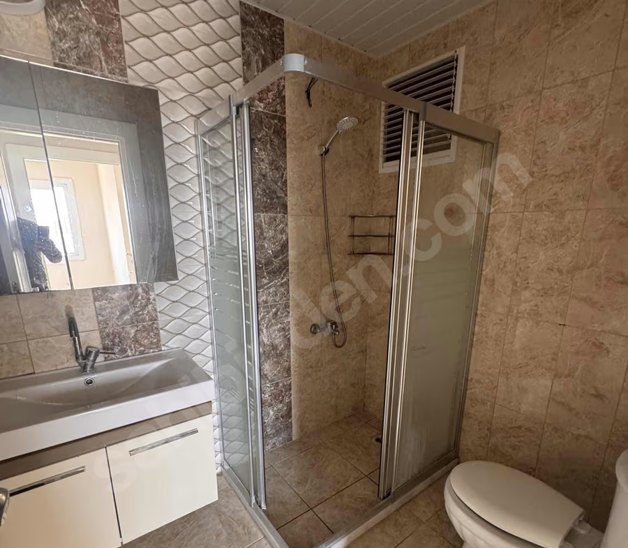 Mersin Mezitli 75. Yıl Mahallesi 3+1 170 m² Doğalgaz Kombili Satılık Daire
