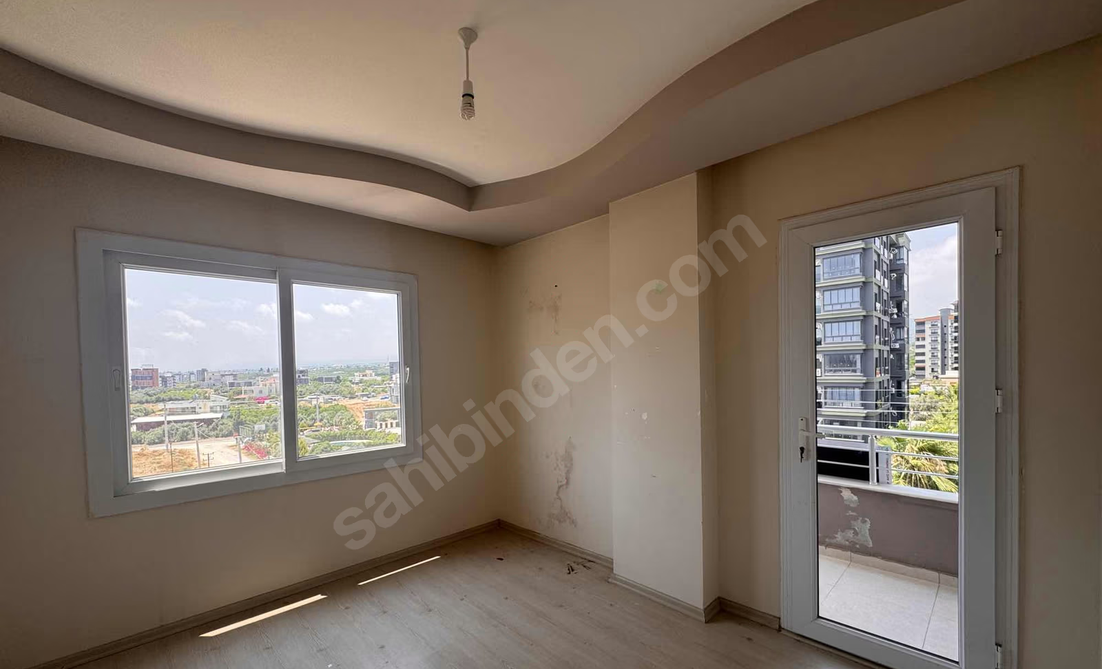 Mersin Mezitli 75. Yıl Mahallesi 3+1 170 m² Doğalgaz Kombili Satılık Daire