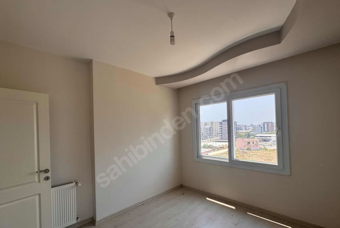Mersin Mezitli 75. Yıl Mahallesi 3+1 170 m² Doğalgaz Kombili Satılık Daire