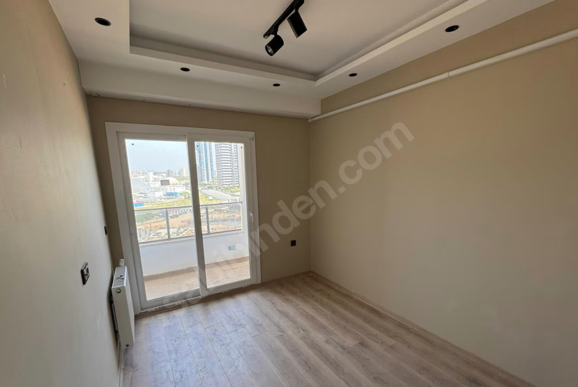 Mersin Mezitli Akdeniz Mahallesi 1+1 55 m² Doğalgaz Kombili Kiralık Daire