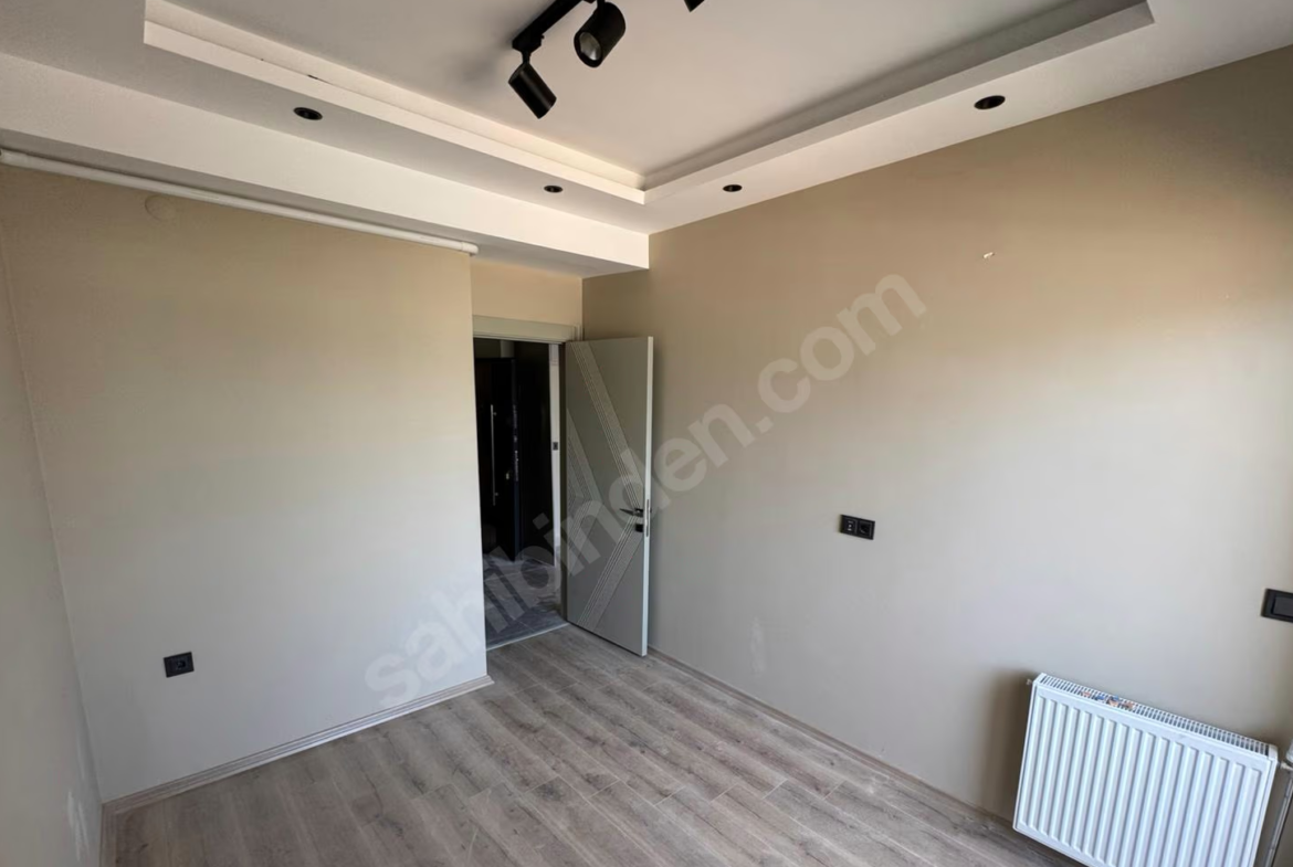 Mersin Mezitli Akdeniz Mahallesi 1+1 55 m² Doğalgaz Kombili Kiralık Daire