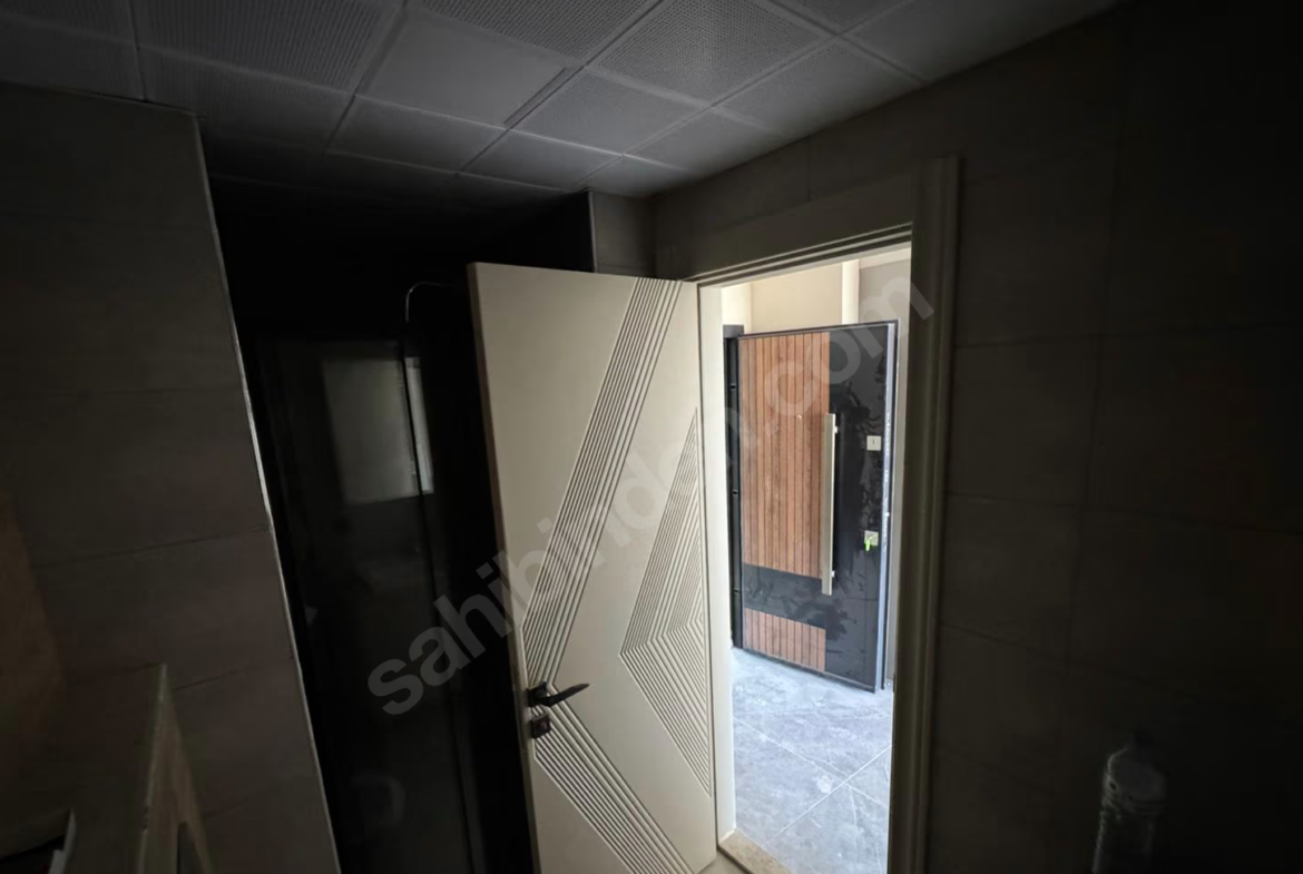 Mersin Mezitli Akdeniz Mahallesi 1+1 55 m² Doğalgaz Kombili Kiralık Daire