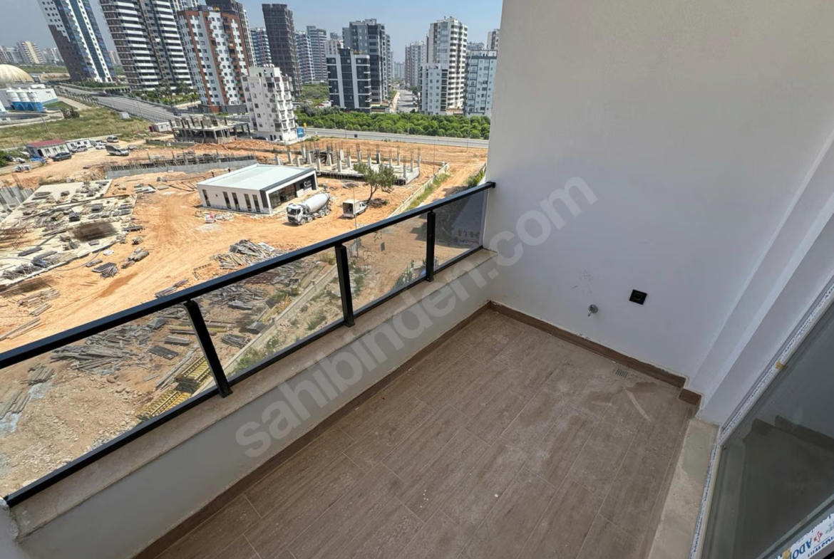 Mersin Mezitli Akdeniz Mahallesi 1+1 55 m² Doğalgaz Kombili Kiralık Daire
