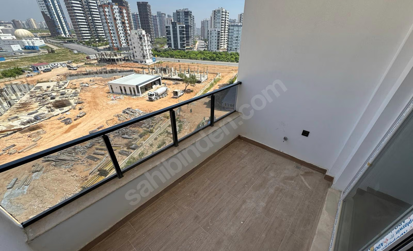 Mersin Mezitli Akdeniz Mahallesi 1+1 55 m² Doğalgaz Kombili Kiralık Daire 10 Mersin Mezitli Akdeniz Mahallesi 1+1 55 m² Doğalgaz Kombili Kiralık Daire