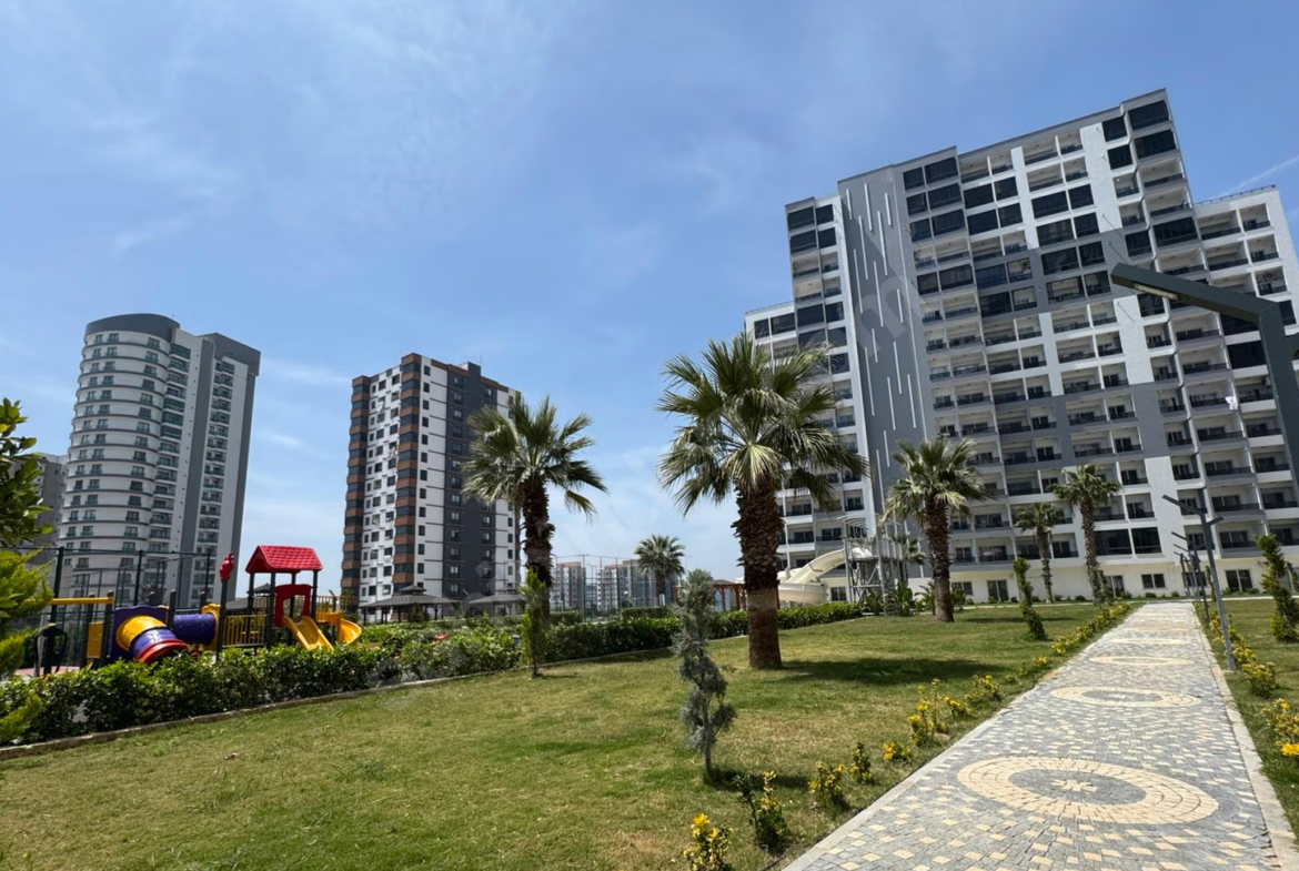 Mersin Mezitli Akdeniz Mahallesi 1+1 55 m² Doğalgaz Kombili Kiralık Daire